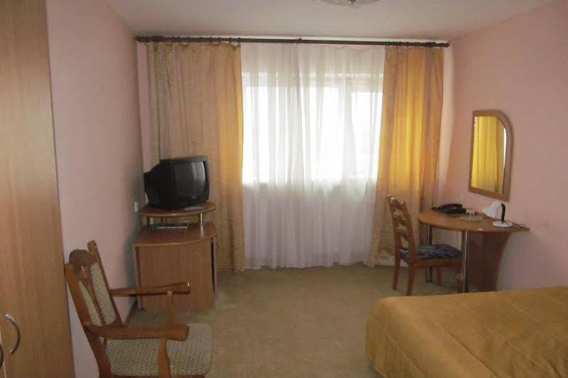 Hotel Vetraz Vitebsk Esterno foto