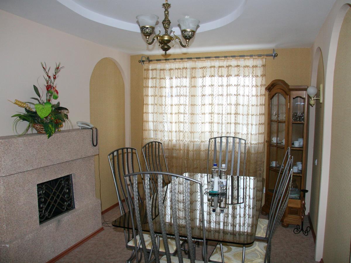 Hotel Vetraz Vitebsk Esterno foto