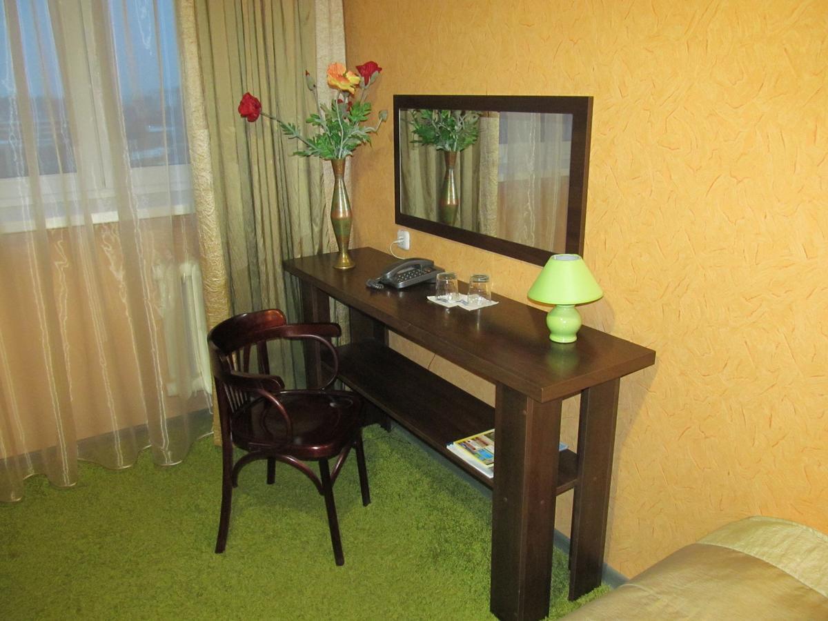 Hotel Vetraz Vitebsk Esterno foto