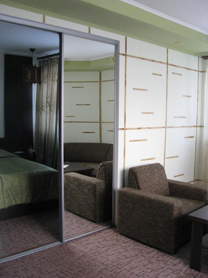 Hotel Vetraz Vitebsk Esterno foto