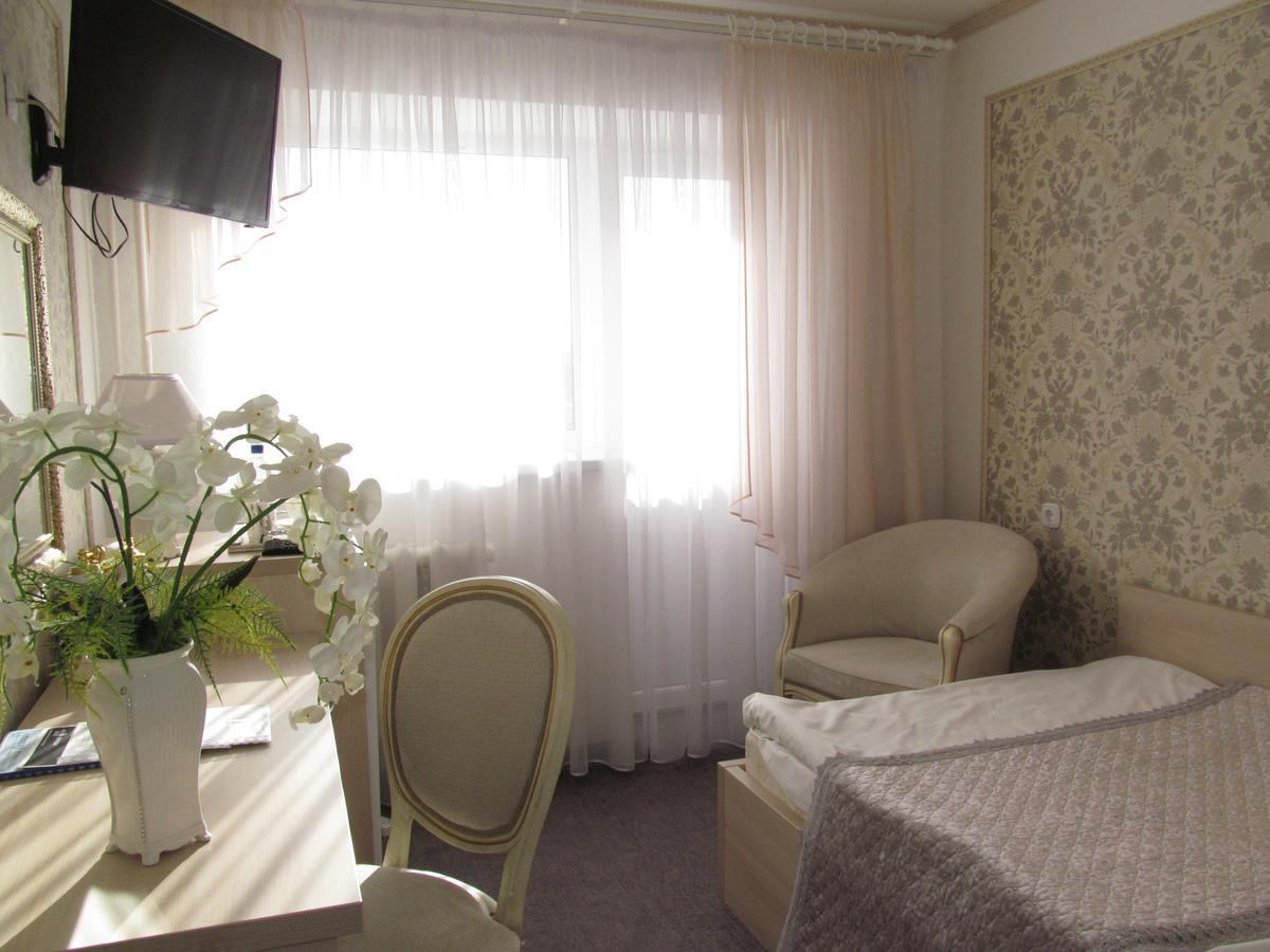 Hotel Vetraz Vitebsk Esterno foto