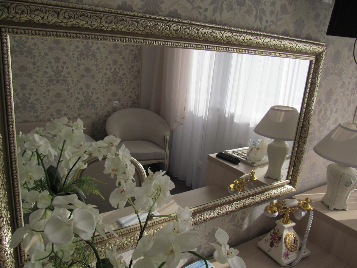 Hotel Vetraz Vitebsk Esterno foto