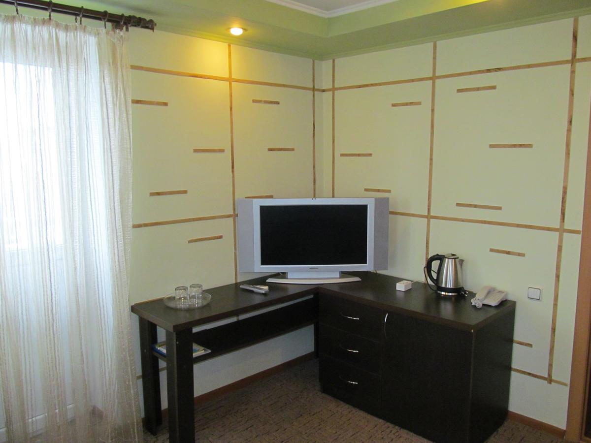 Hotel Vetraz Vitebsk Esterno foto