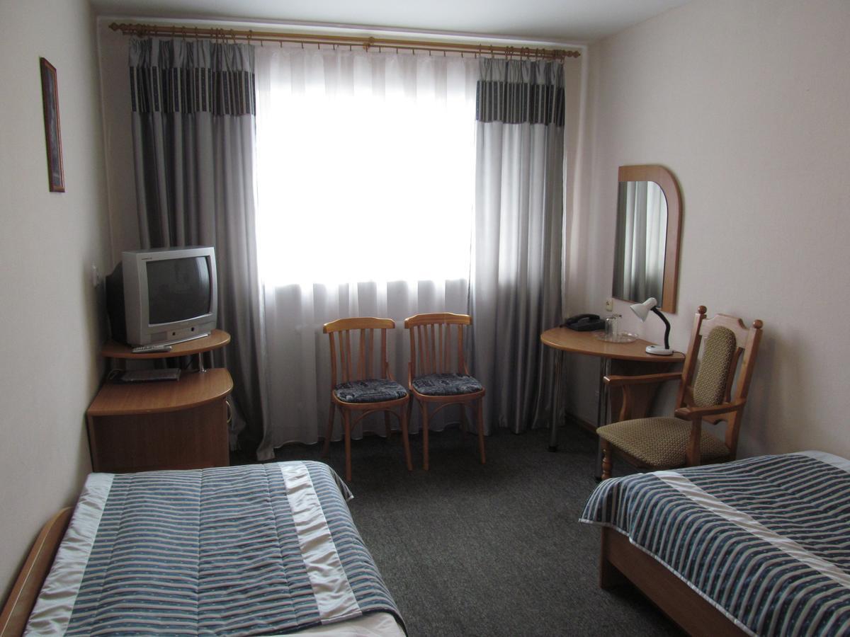 Hotel Vetraz Vitebsk Esterno foto